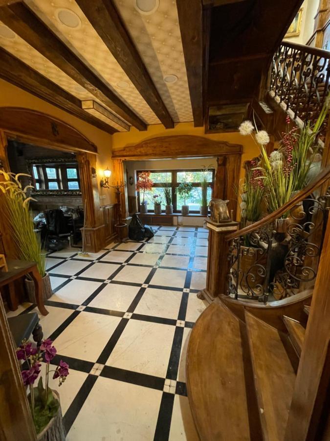 Bed and Breakfast Dworek Oliwski Гданьск Экстерьер фото