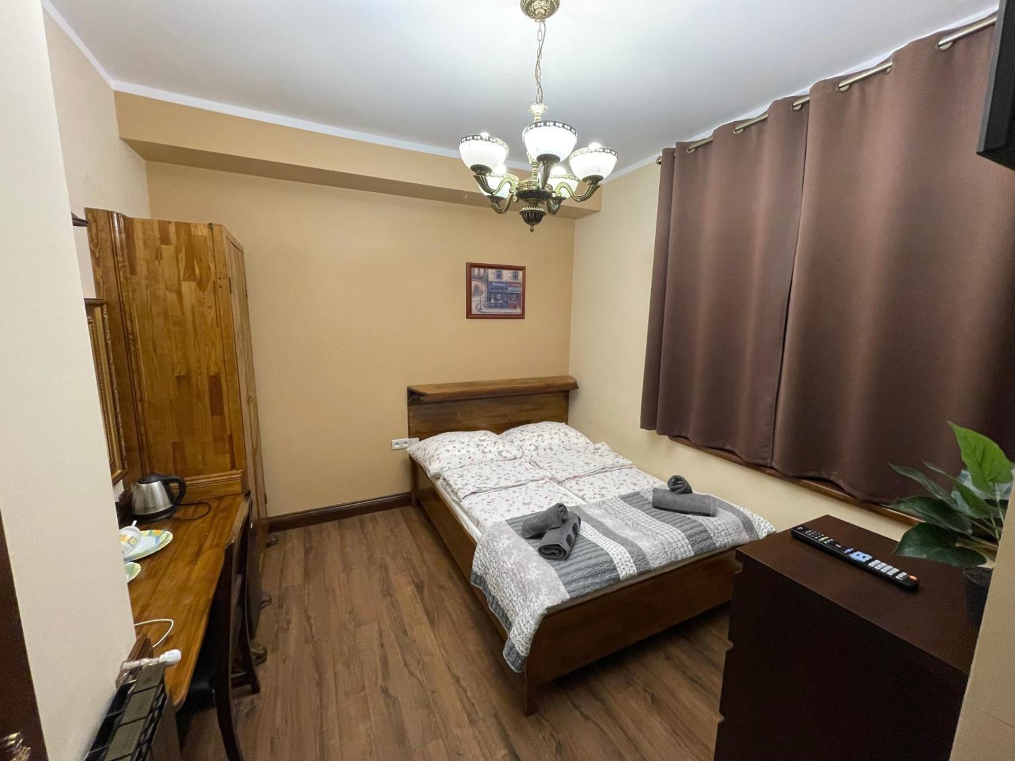 Bed and Breakfast Dworek Oliwski Гданьск Экстерьер фото